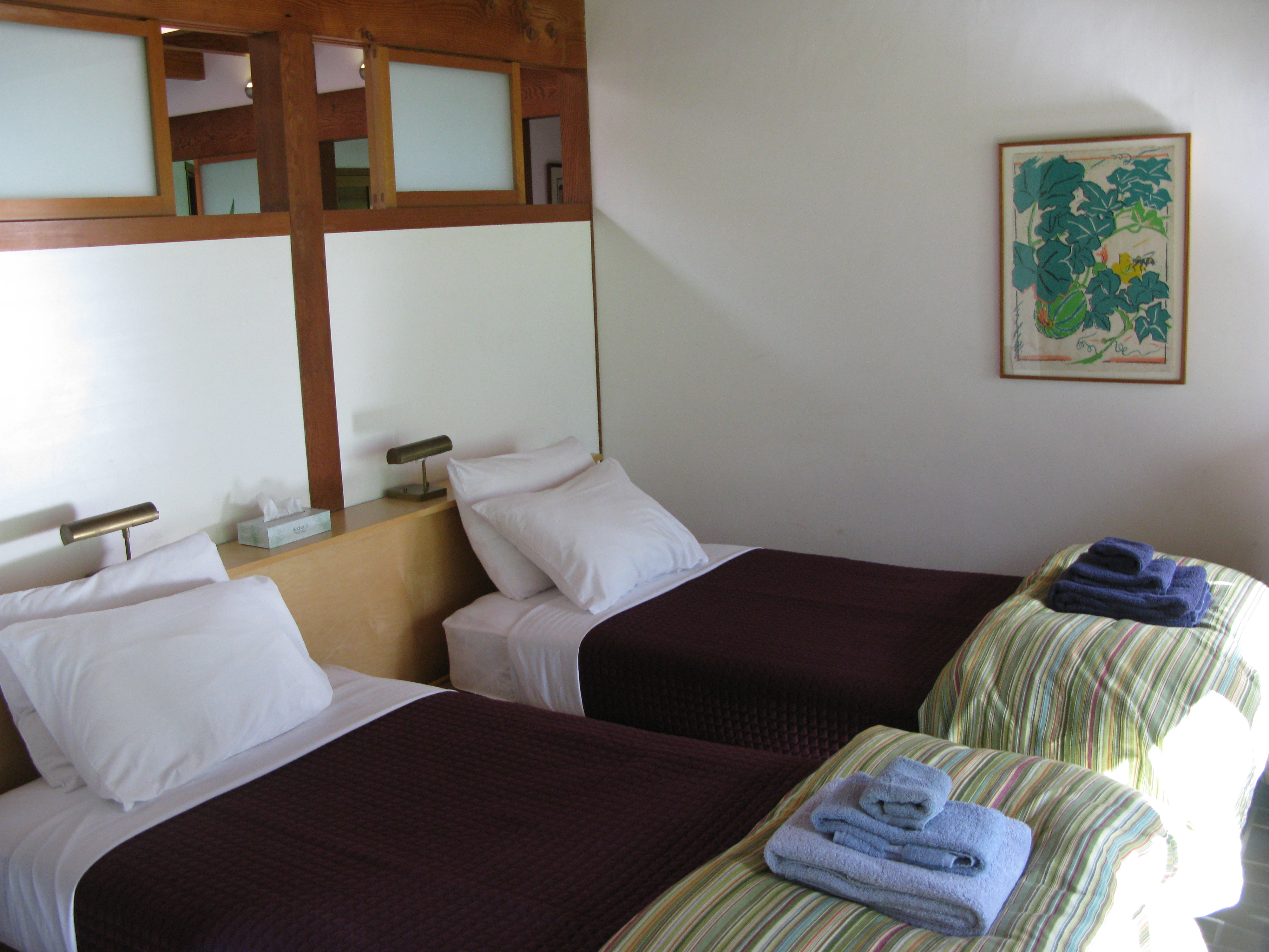 Guest House - Large Room (2 beds)
